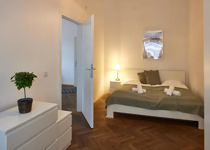 Beautiful Restored - Close To Metro - Ii Διαμέρισμα