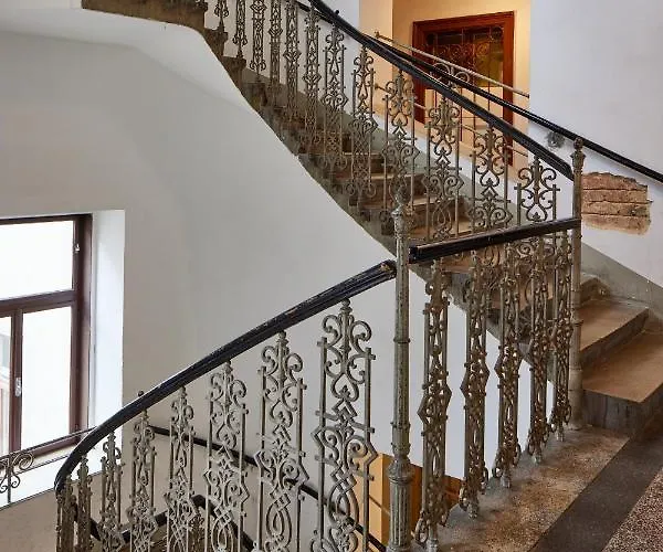 Beautiful Restored - Close To Metro - Ii