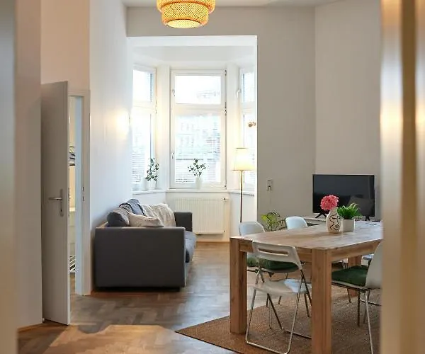 Beautiful Restored - Close To Metro - Ii Διαμέρισμα