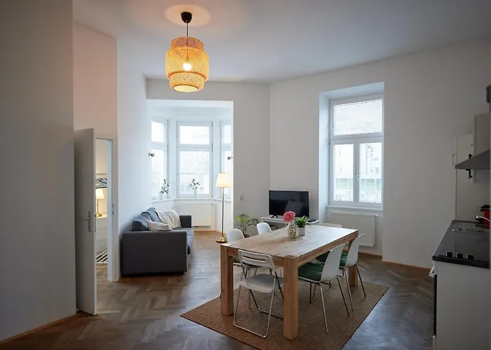 Beautiful Restored - Close To Metro - Ii
